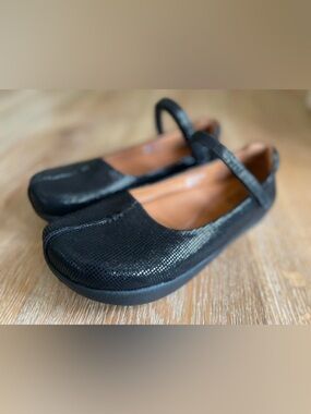 KALSO Earth SOLAR Mary Jane Black Leather Shimmer Size 9 Negative Heel